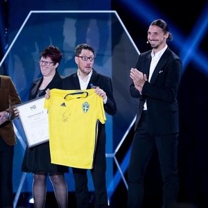 During the Fotbollsgalan 2018, Nov12, the Swedish Football Association (SvFF), with the support of Brazilcham Sweden, paid an unique homage to the Brazilian Footballers from 1958 and conceded them the title of Honorary member of SvFF, a tribute never given to a non Swedish Citizen before. The initiative celebrated the 60th Jubilee of the First Brazilian World Cup title in 1958 in Sweden and was attended by the player Pepe and Flavia Kurtz, representing her father Pel. The Fotbollsgalan is an official and annual Swedish sports awards ceremony honoring achievements in Swedish football. It is organised by Swedish Football Association and televised by TV4.