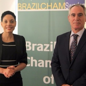 From the left:

1. Elisa Solhlman - Executive Director (Brazilcham) 
2 H.E Jos Pereira Gomes - Ambassador of Portugal